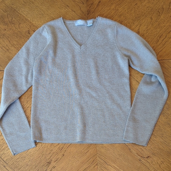 Old Navy Sweaters - Women's Old Navy Tan V-Neck Sweater